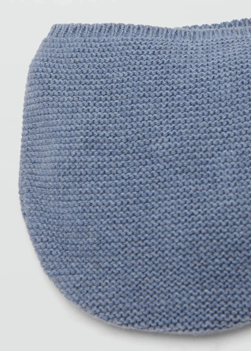 Knitted bonnet