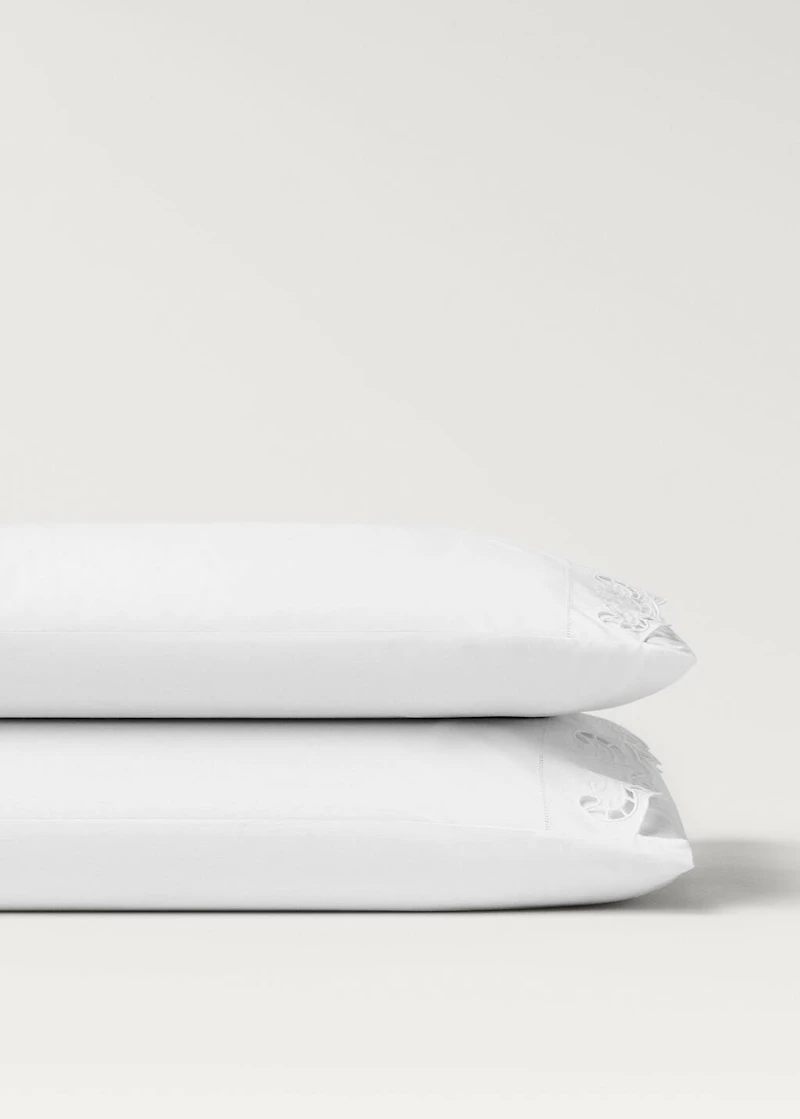Two embroidered cotton pillowcases with lace embroidery 197x295 inches