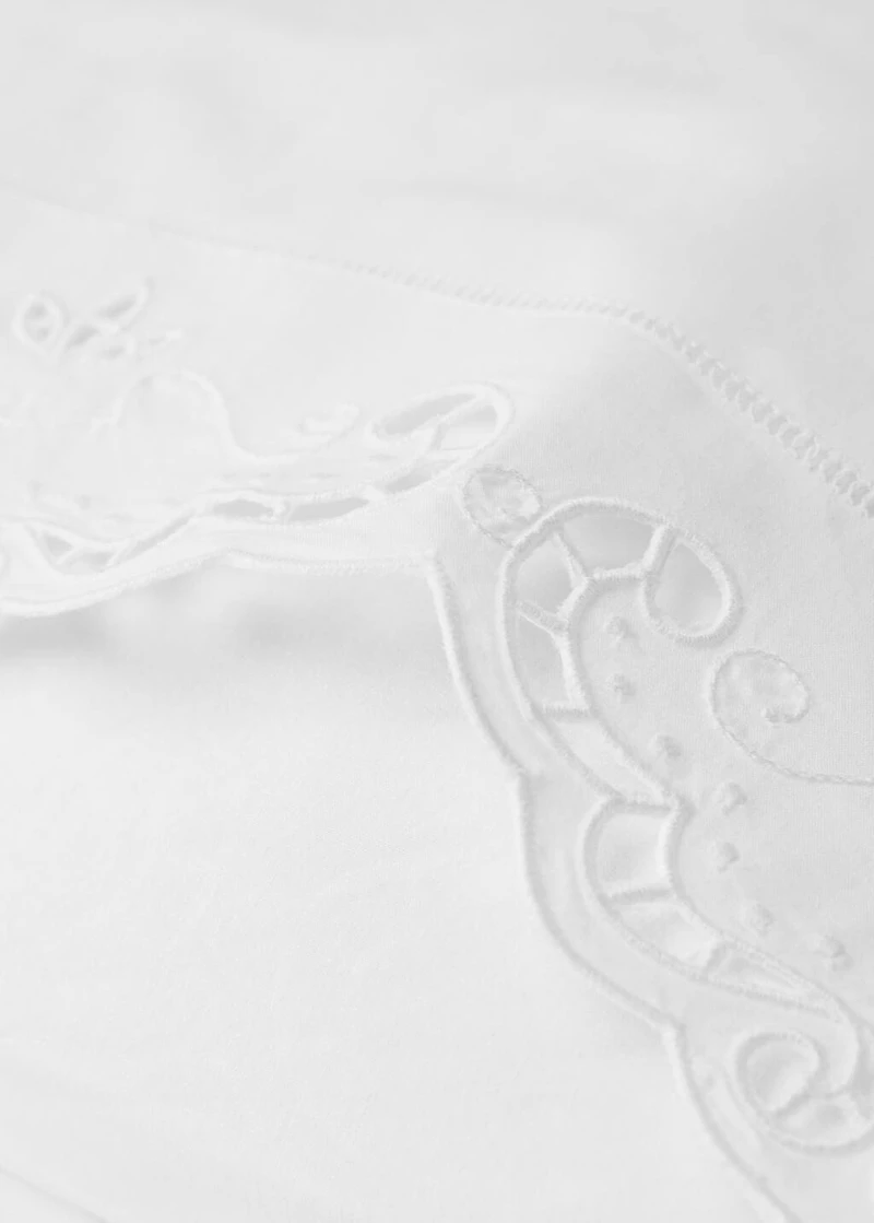 Two embroidered cotton pillowcases with lace embroidery 197x295 inches