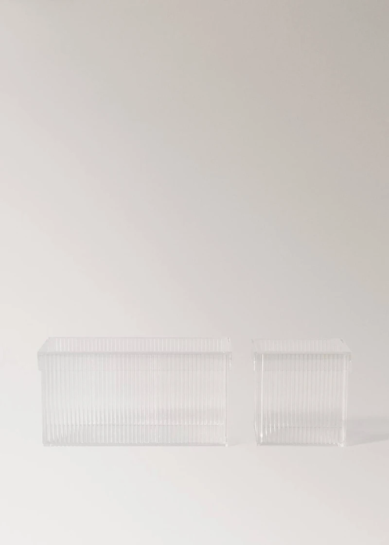 Medium transparent box