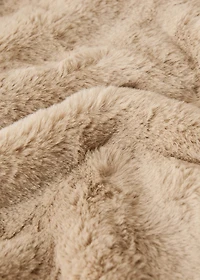 double-faced fur-effect blanket