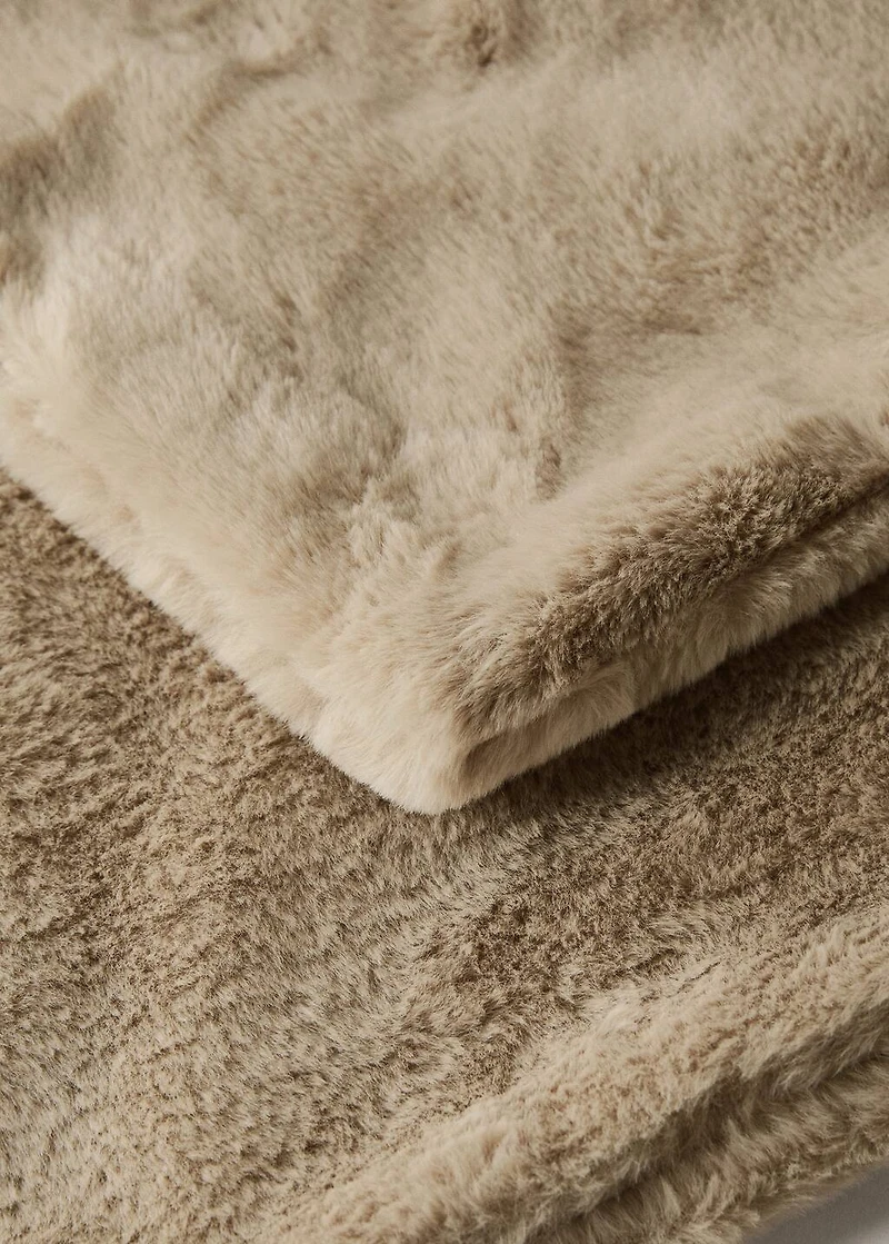 double-faced fur-effect blanket