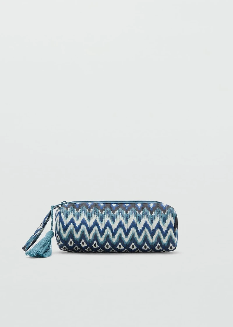 Case with ethnic print