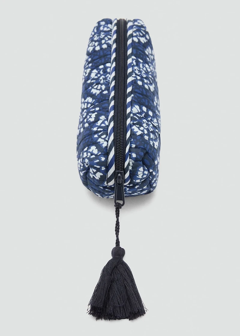 Case with ethnic print