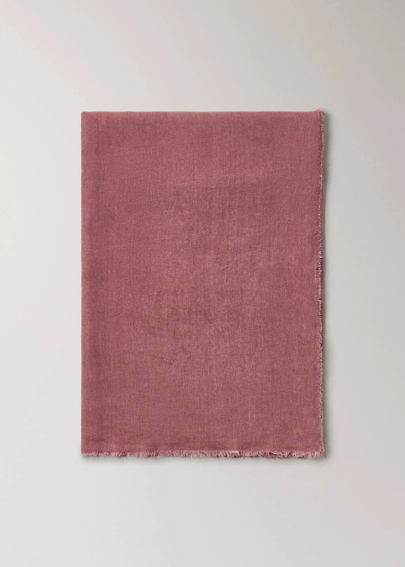 Linen tablecloth with frayed edges for 6-8 diners