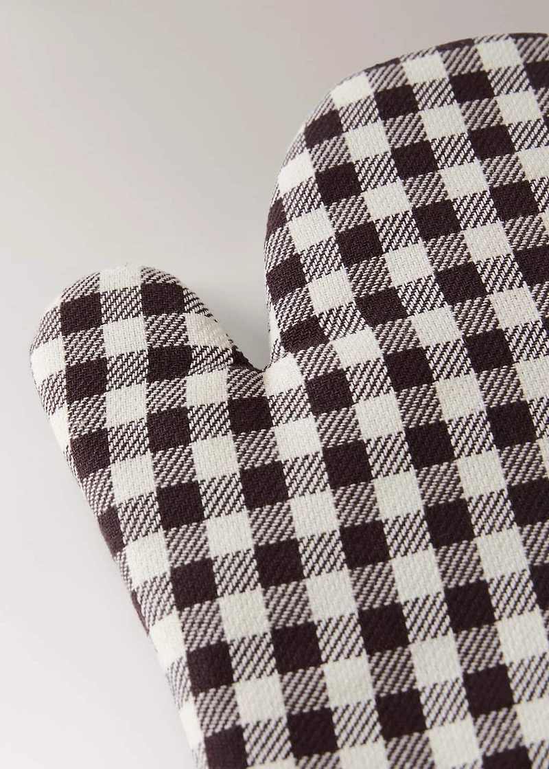 Cotton glove with gingham pattern