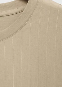 Short-sleeved t-shirt with ruffled English embroidery detail
