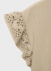 Short-sleeved t-shirt with ruffled English embroidery detail