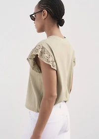 Short-sleeved t-shirt with ruffled English embroidery detail