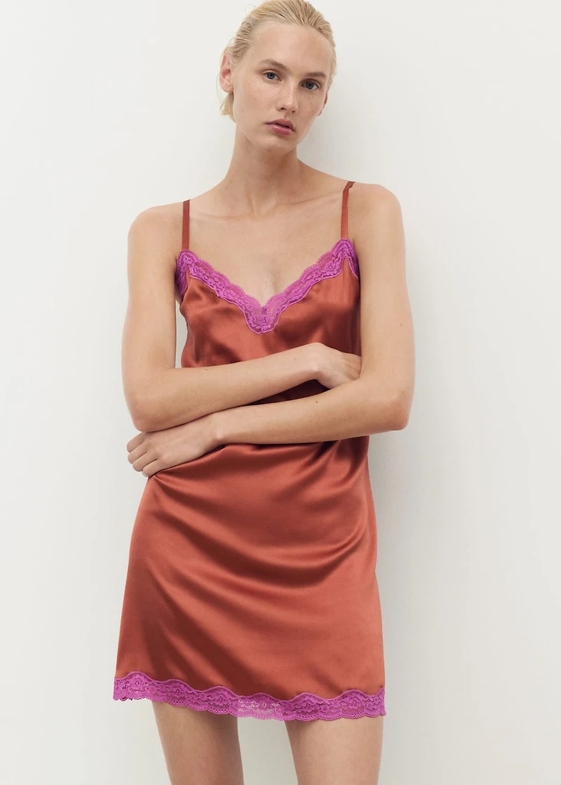 Silk nightdress with lace contrasting color