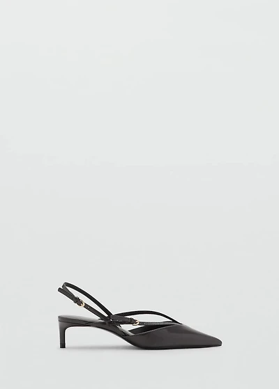 Kitten-heeled strappy shoes