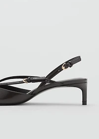 Kitten-heeled strappy shoes