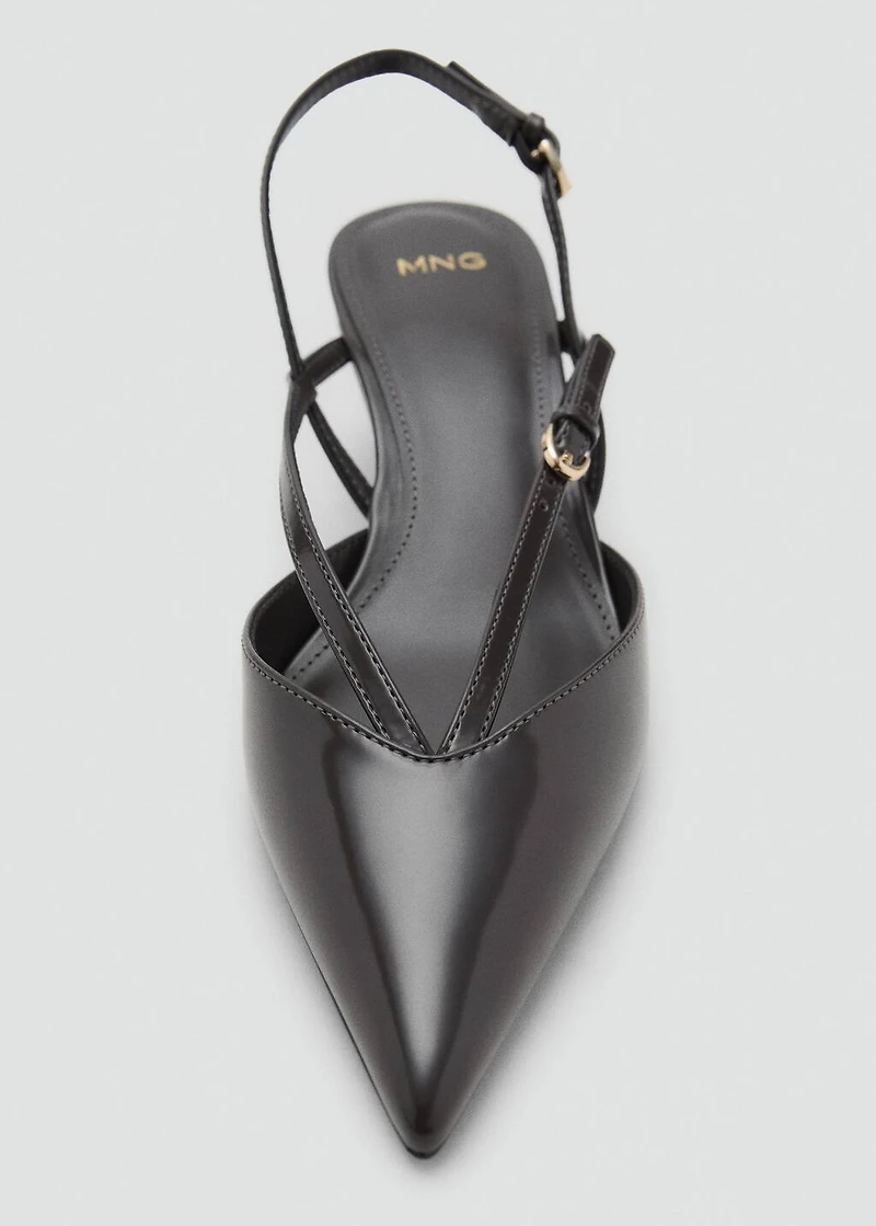 Kitten-heeled strappy shoes