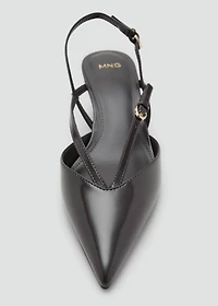 Kitten-heeled strappy shoes