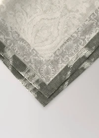 Damask-print napkins