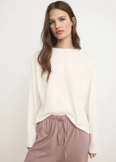Long-sleeved pajama t-shirt