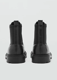 Zipped leather ankle boots