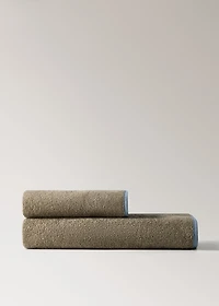 Cotton washbasin towel with contrasting trim