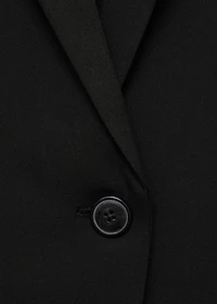 Fitted suit jacket