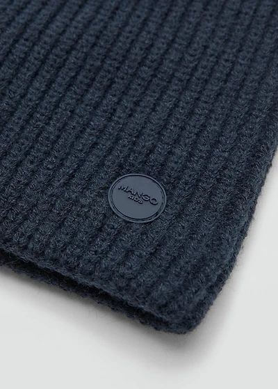 Knit scarf