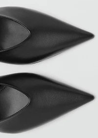Pointed-toe leather heeled shoes