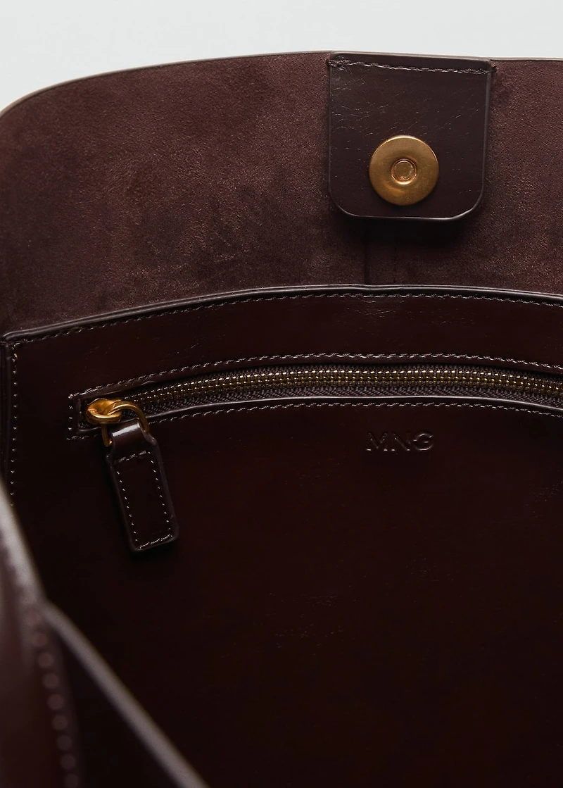 Shiny shoulder bag
