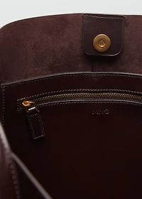 Shiny shoulder bag