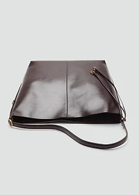 Shiny shoulder bag
