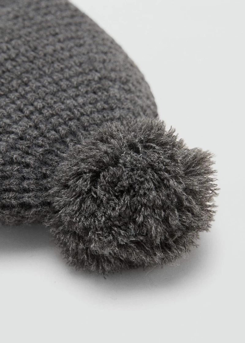Knitted bobble hat