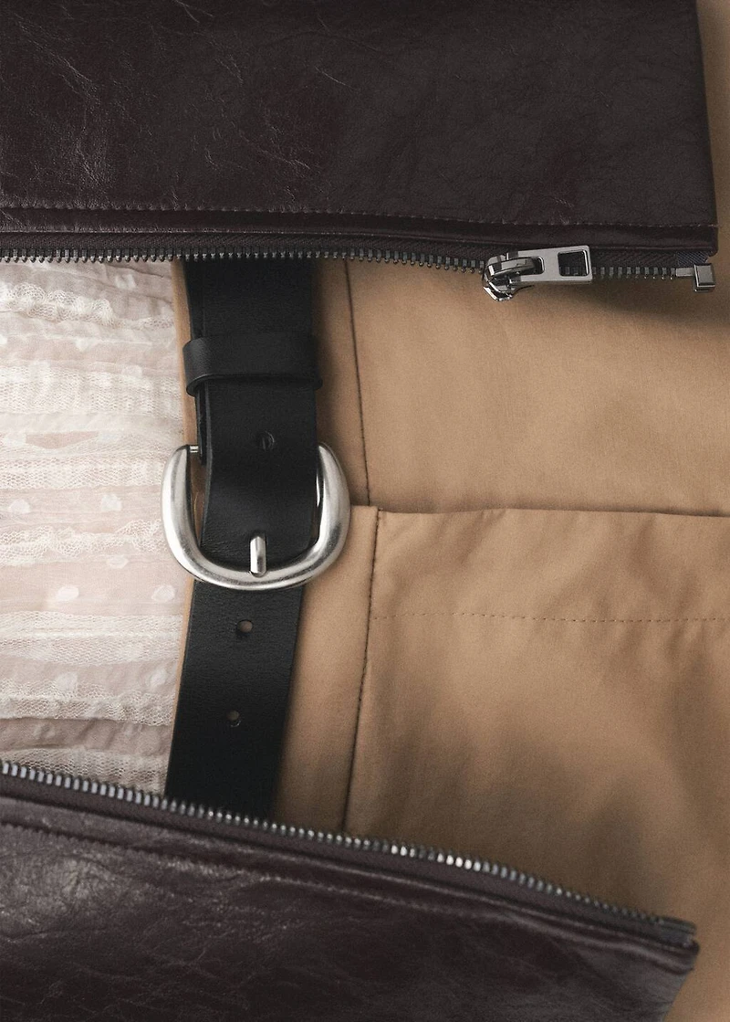 Rounded buckle leather belt