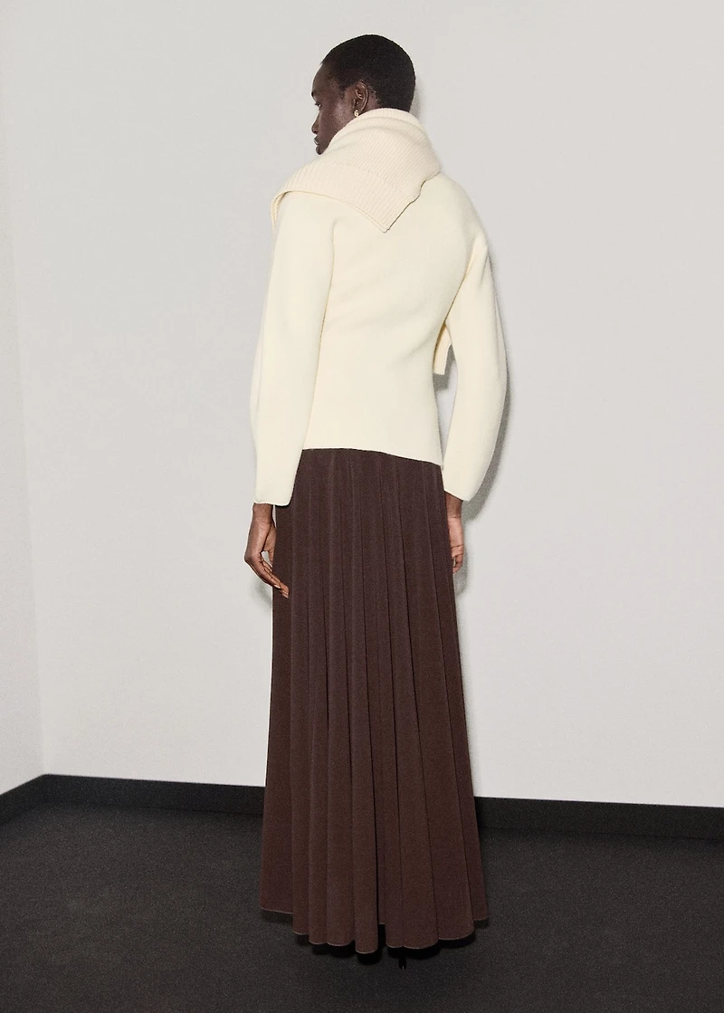 Knitted jacket with zip