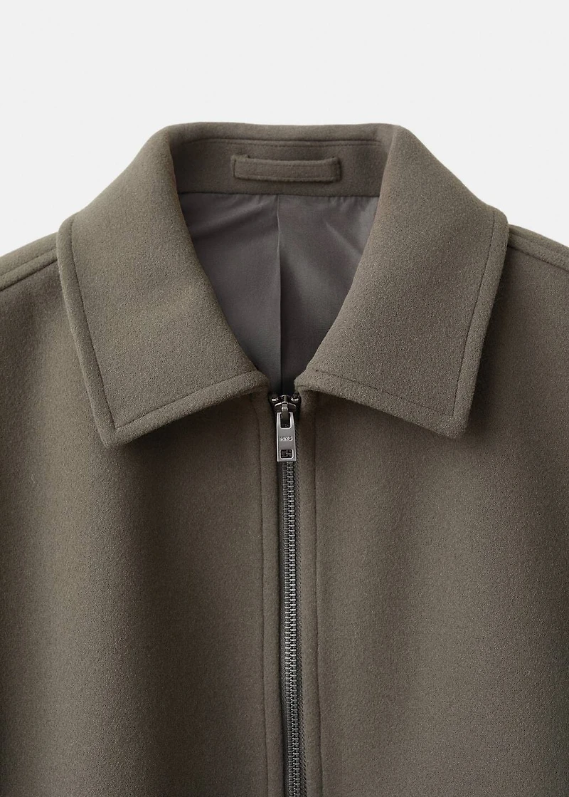 Jacket with zip pockets