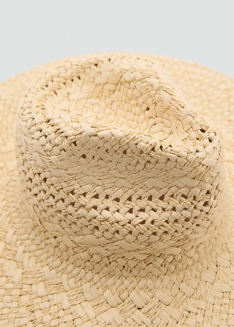 Natural fiber hat with lace details