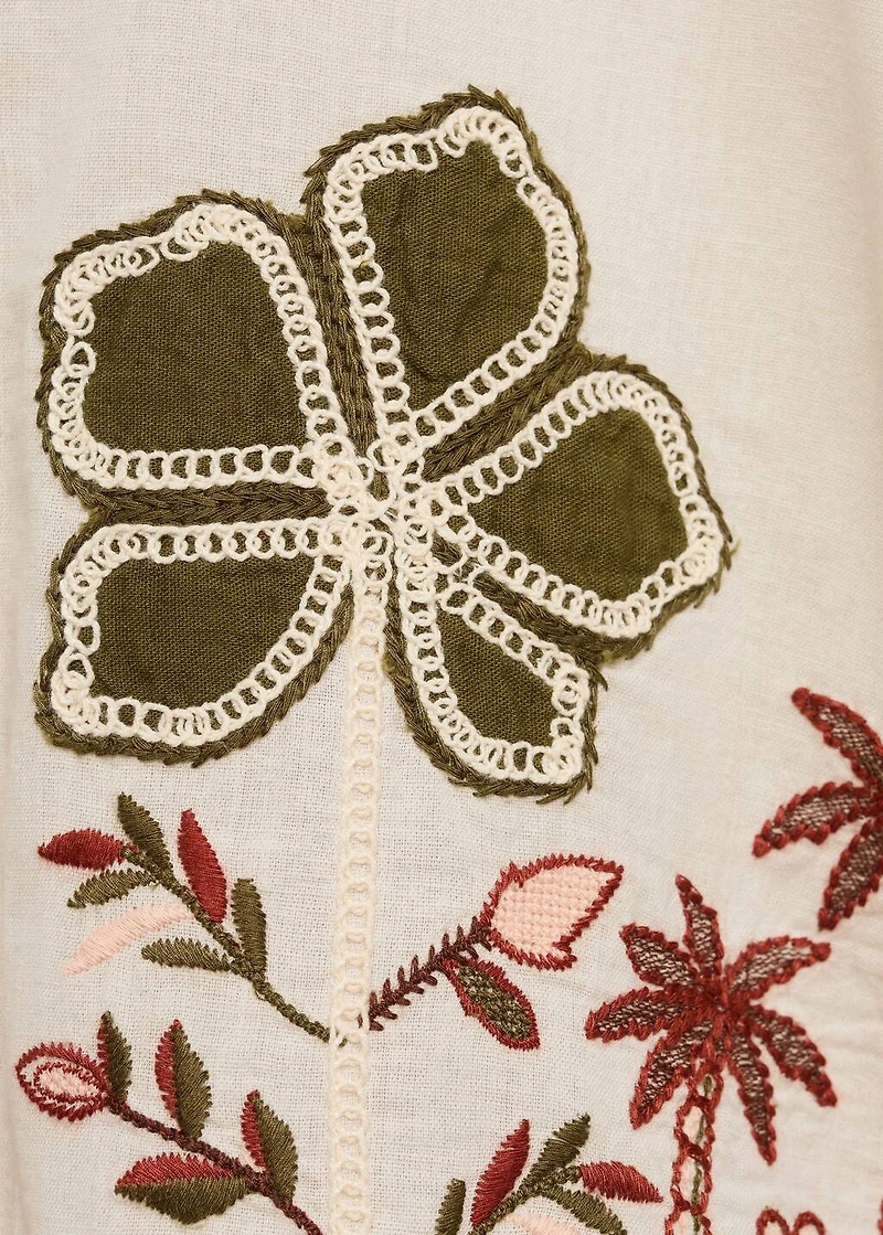 Linen shirt embroidered with flowers