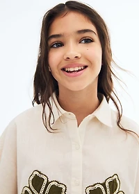 Linen shirt embroidered with flowers