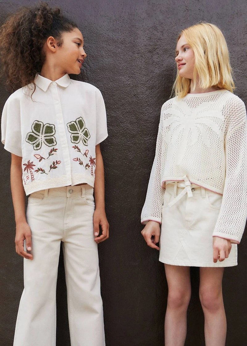 Linen shirt embroidered with flowers
