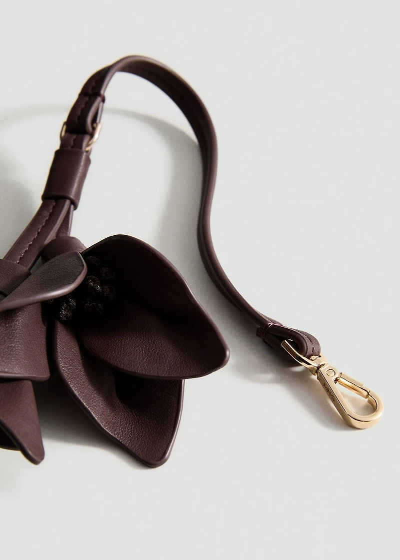 Leather-effect keychain with flower