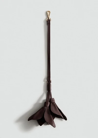Leather-effect keychain with flower