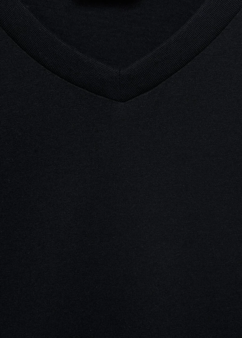 V-neck T-shirt