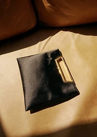 Handbag with metal handle