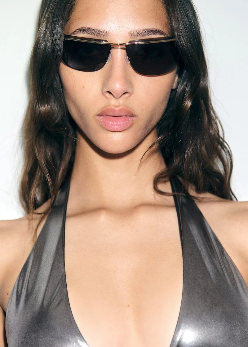 Metallic bikini top with cut-out