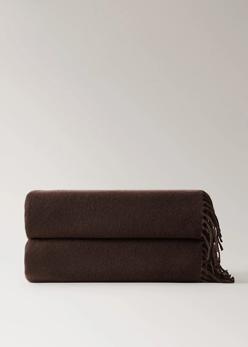 Wool-blend blanket with fringes