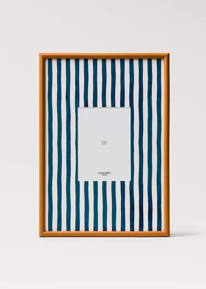 Medium wood frame with lines
