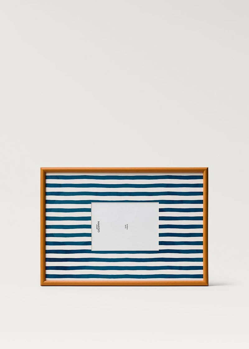 Medium wood frame with lines