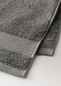 Extra-soft cotton face towel
