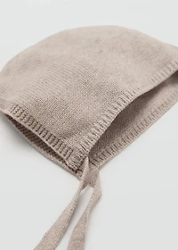 Knitted bonnet