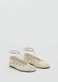 Leather ballet flats with crossed straps