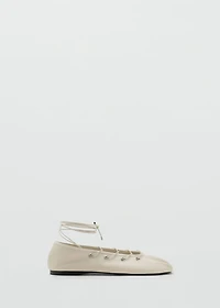 Leather ballet flats with crossed straps