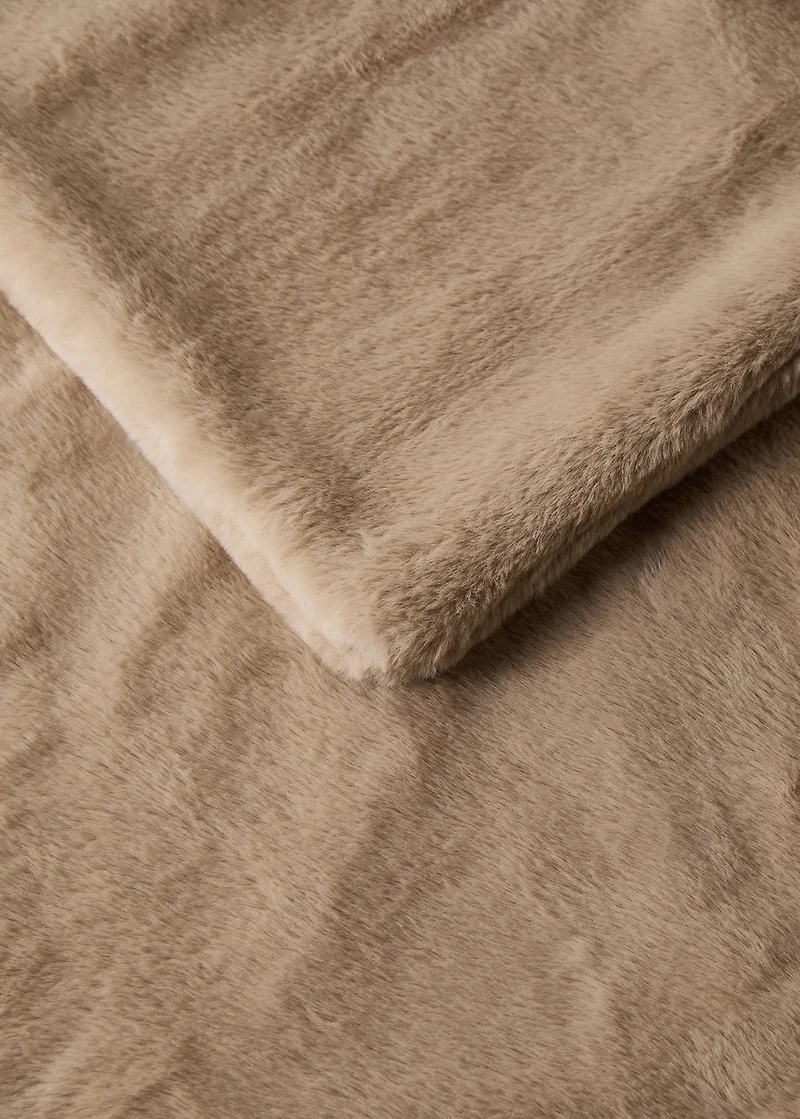 Medium double-faced fur-effect blanket