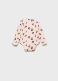 Ribbed floral body